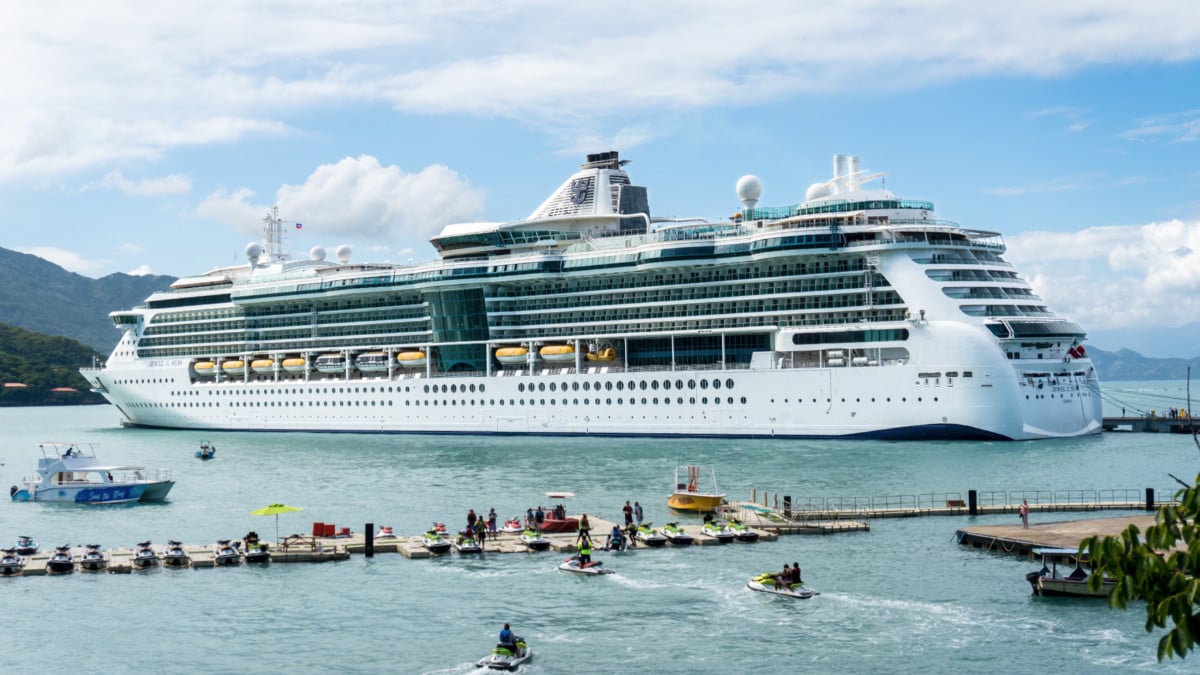 Jewel of the Seas Cruise Ship