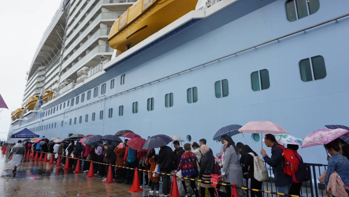 Long Lines for Quantum of the Seas